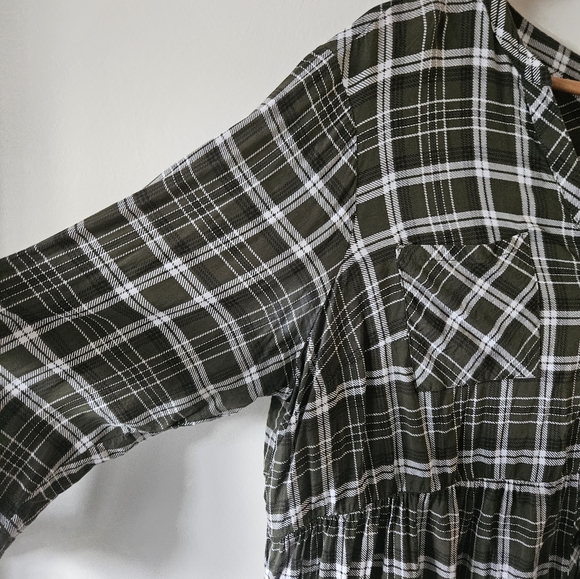 Torrid green and white plaid top - Picture 3 of 5